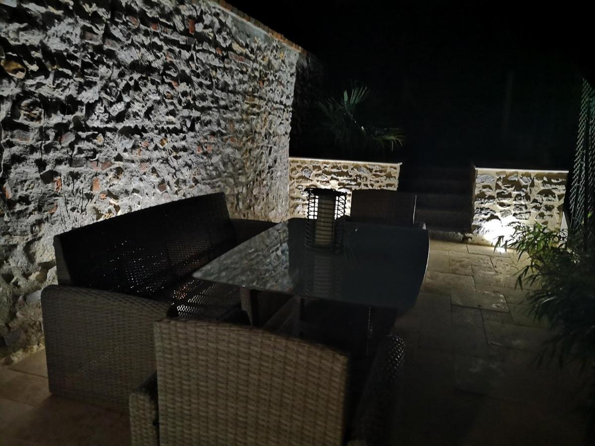 Апарт готель Tuilerie De La Cote 4* Ouzouer-Sur-Trezee Екстер'єр фото